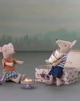 Afternoon treat, Mouse - Purple Madelaine