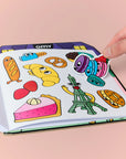 Carnet de coloriage boulangerie French Baguette OMY avec stickers, détail du contenu