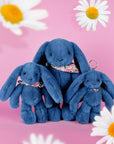 Peluche Lapin Fleurette bleu 25 cm – idéal en cadeau de naissance