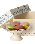 Macarons et chocolat chaud