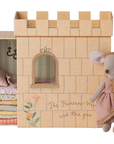 Princess and the pea, Big sister mouse
