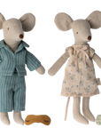 Mum & dad mice in Cigarbox