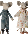 Grandma and Grandpa mice in cigarbox