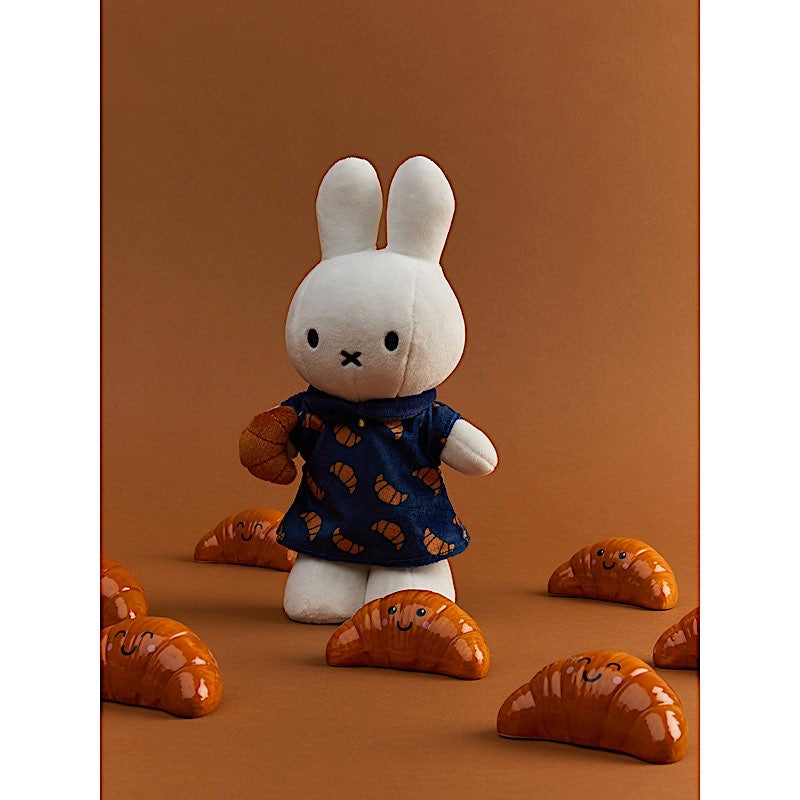 Peluche Miffy Dress-up Bon Ton Toys avec son croissant