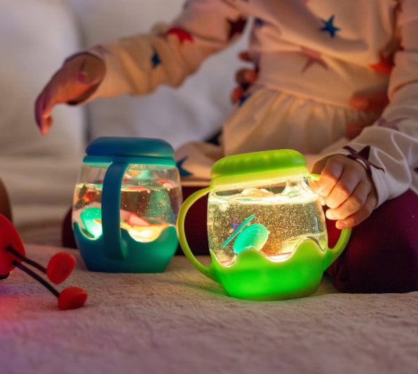 Bocal sensoriel Glo Pals avec couvercle étanche et neuf couleurs apaisantes qui défilent