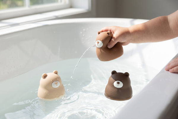 Bears Bath Toys Little L, trois oursons qui se remplissent et se vident pour jouer dans l'eau