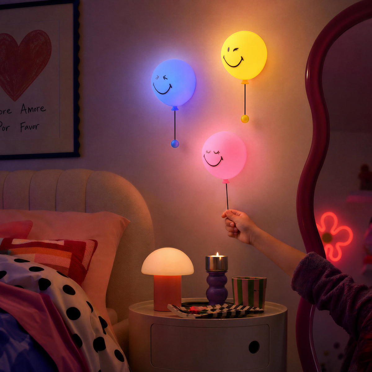 Veilleuse enfant Bubbly Light Smiley World rose MOB, design inspiré d'un ballon