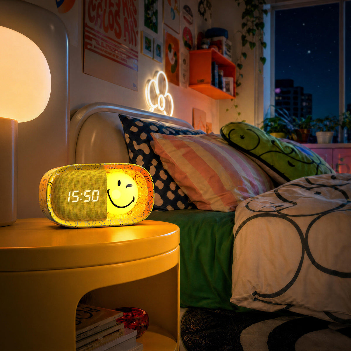 Réveil veilleuse jaune pour enfant Dreamy Clock Smiley World MOB, vue 2