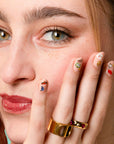 Stickers de nail art Paris fluo OMY, 120 motifs repositionnables, détail du contenu