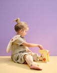 Batteur sur socle jaune