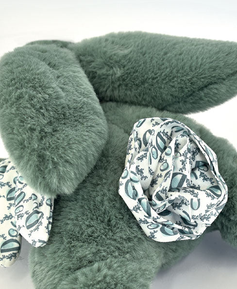Peluche lapin pantin vert sauge Lapin DOUDOU – idéal en cadeau de naissance
