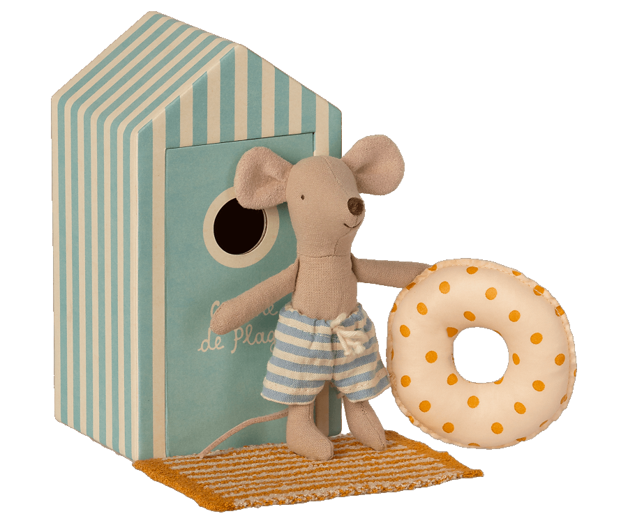 Beach mice Little brother in Cabin de Plage