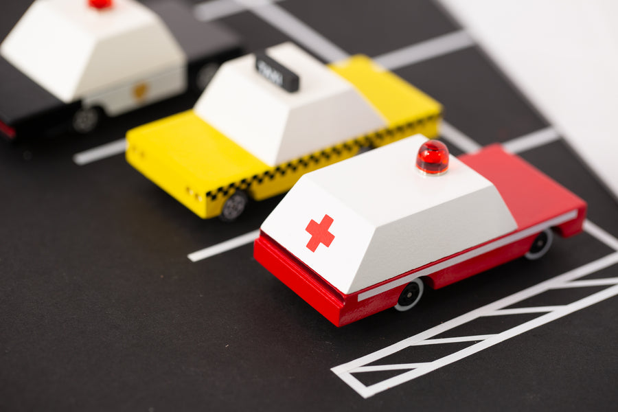 Jouet en bois - voiture - Candylab - Ambulance car